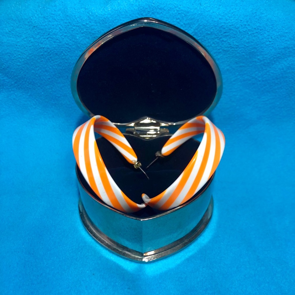 Creamsicle earrings!